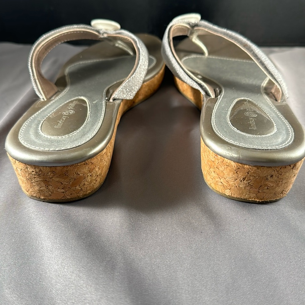 LINDSAY PHILLIPS THONG SANDAL FLIP FLOP HEELS IN SILVER - Picture 4 of 5